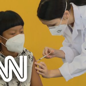 Criança indígena em SP é primeira a ser vacinada no Brasil contra a Covid-19 | LIVE CNN