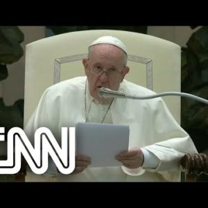 Papa Francisco pede que pais 'não condenem' filhos homossexuais #Shorts