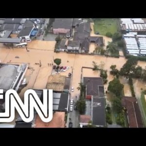 Bombeiros: Não saímos de Petrópolis desde a última enchente | LIVE CNN