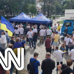Comunidade ucraniana realiza ato pela paz em Curitiba | CNN SÁBADO