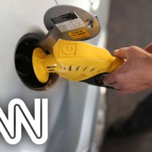 Defasagem no preço da gasolina chega a 30% no Brasil | VISÃO CNN
