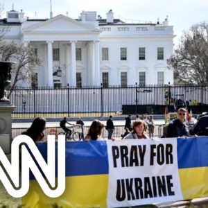 Professora avalia próximos passos do governo americano sobre a guerra na Ucrânia | VISÃO CNN