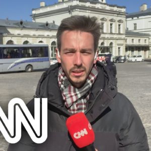 Repórter da CNN mostra chegada de refugiados ucranianos na Polônia | NOVO DIA