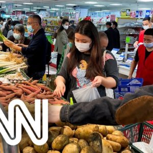 Moradores de Pequim correm para estocar alimentos e outros bens básicos | LIVE CNN