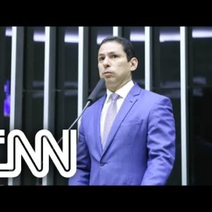 Câmara racha com ação para troca de vice-presidente | CNN 360°