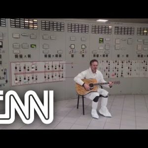 Cantor ucraniano se apresenta na Usina de Chernobyl | CNN SÁBADO