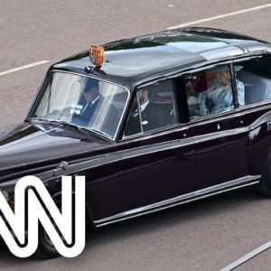 Família real deixa Palácio de Buckingham para Jubileu de Platina | CNN MONEY