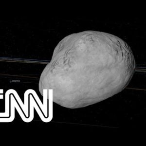 Asteroide do tamanho de um ônibus passa perto da Terra | LIVE CNN