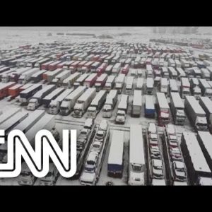 Nevasca impede passagem de caminhões na Argentina | CNN SÁBADO