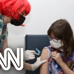 Receio para imunizar crianças contra Covid é equívoco, diz pediatra | CNN DOMINGO