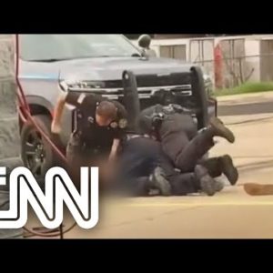 Análise: Policiais filmados em agressão são afastados nos EUA | JORNAL DA CNN