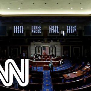 Câmara dos EUA aprova pacote de US$ 750 bilhões para aliviar déficit | CNN PRIME TIME