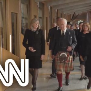 Charles III participa de sessão no Parlamento Escocês | VISÃO CNN