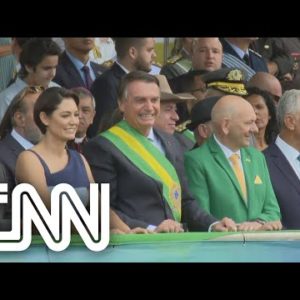 Bolsonaro sugere comparar primeiras-damas durante discurso em Brasília | VISÃO CNN